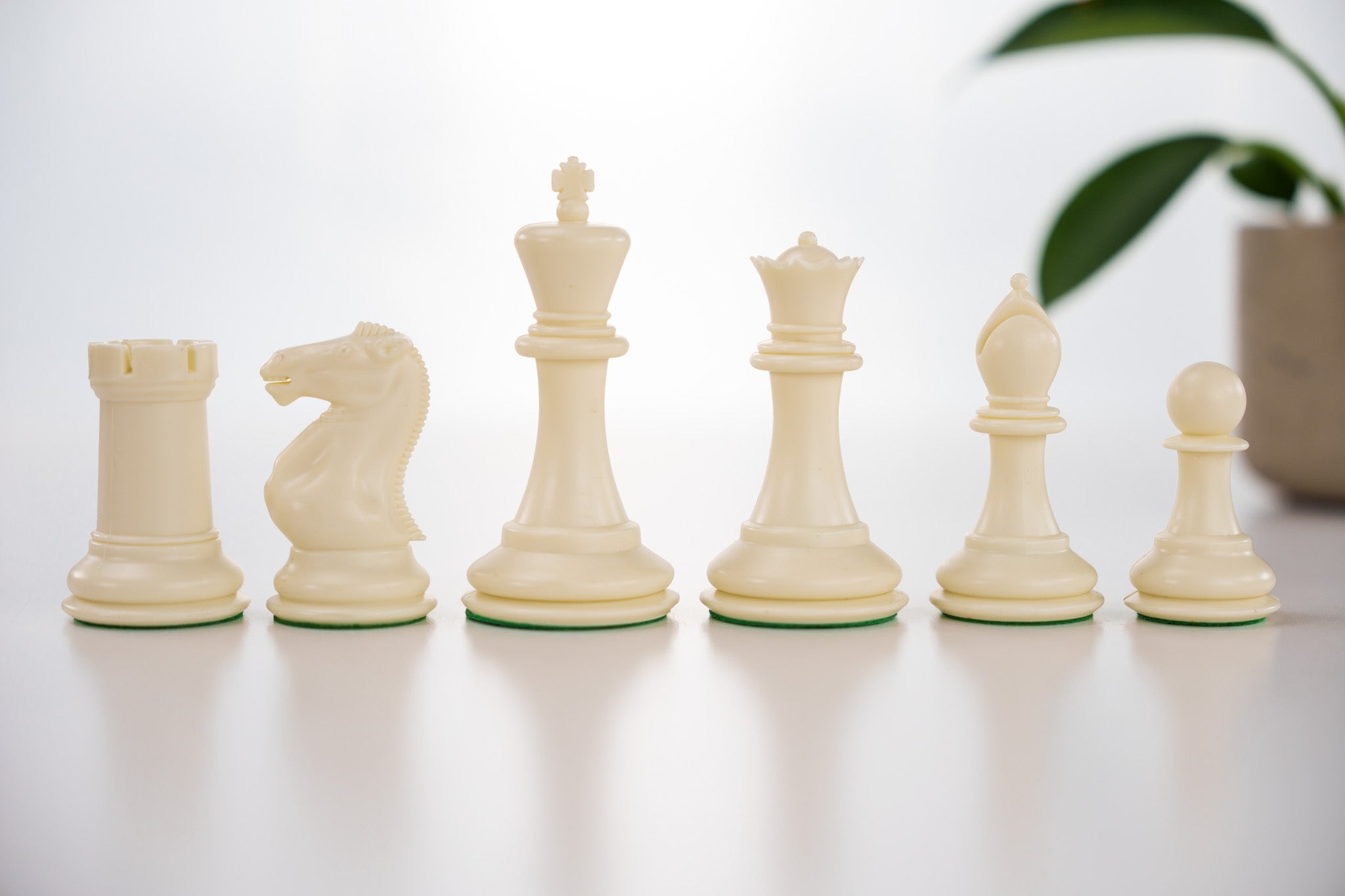 3 3/4" Commander Staunton Chess Pieces (per color or half set - 17 pieces) - Piece - Chess-House