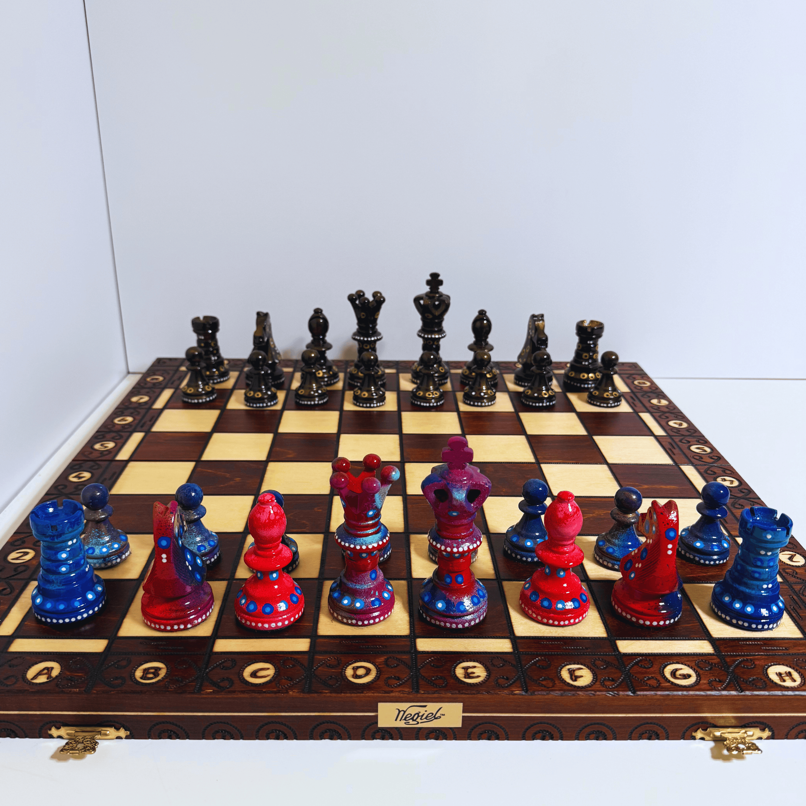 The Articulate - Sydney Gruber Painted 21" Ambassador Chess Set #17