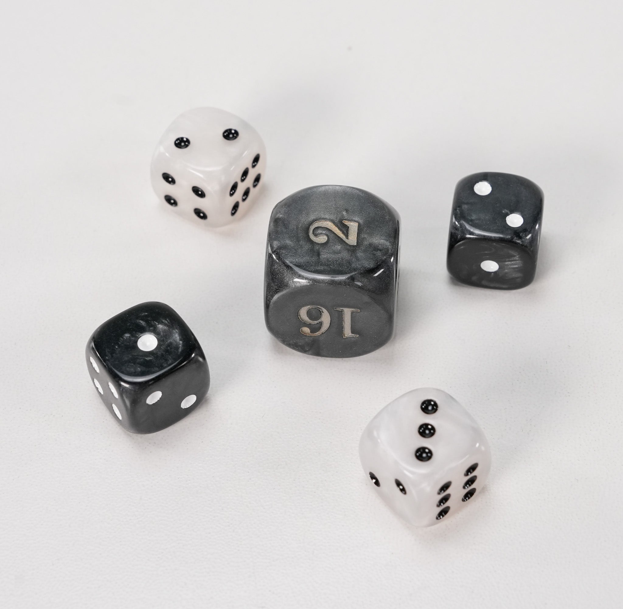 Backgammon Dice Set - Marbled - Game - Chess-House