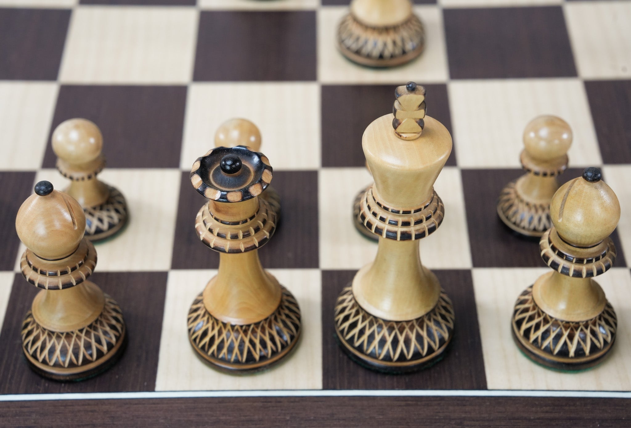 Burnt Grandmaster Chess Men on Wenge Board - Chess Set - Chess-House