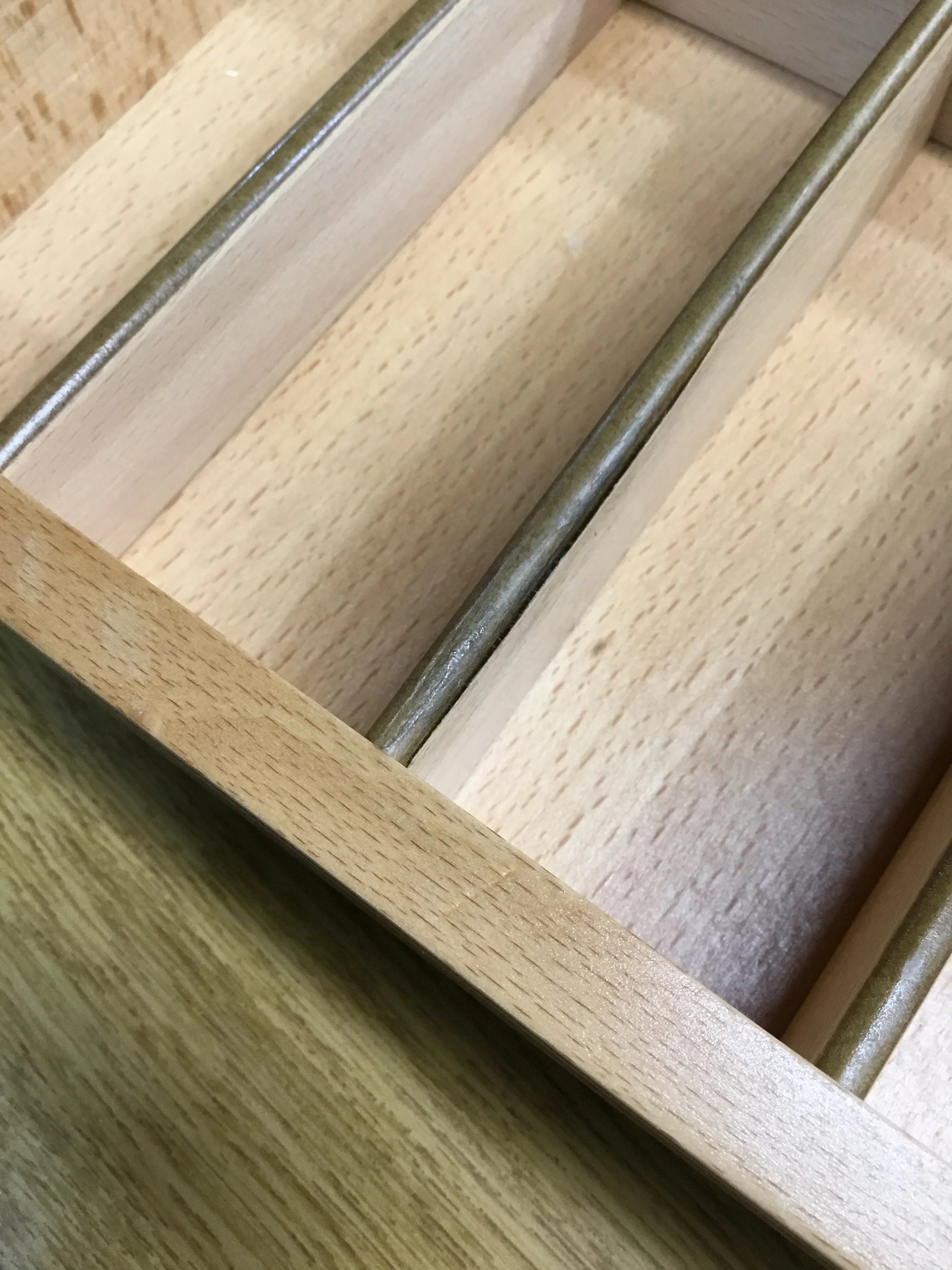 DEAL ITEM: 18" Inlaid Beech Wood Chest - Open Box - Chess-House