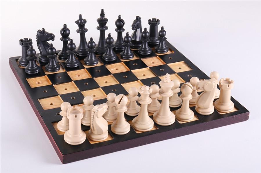 Chess Set for the Blind inch King - Main Image