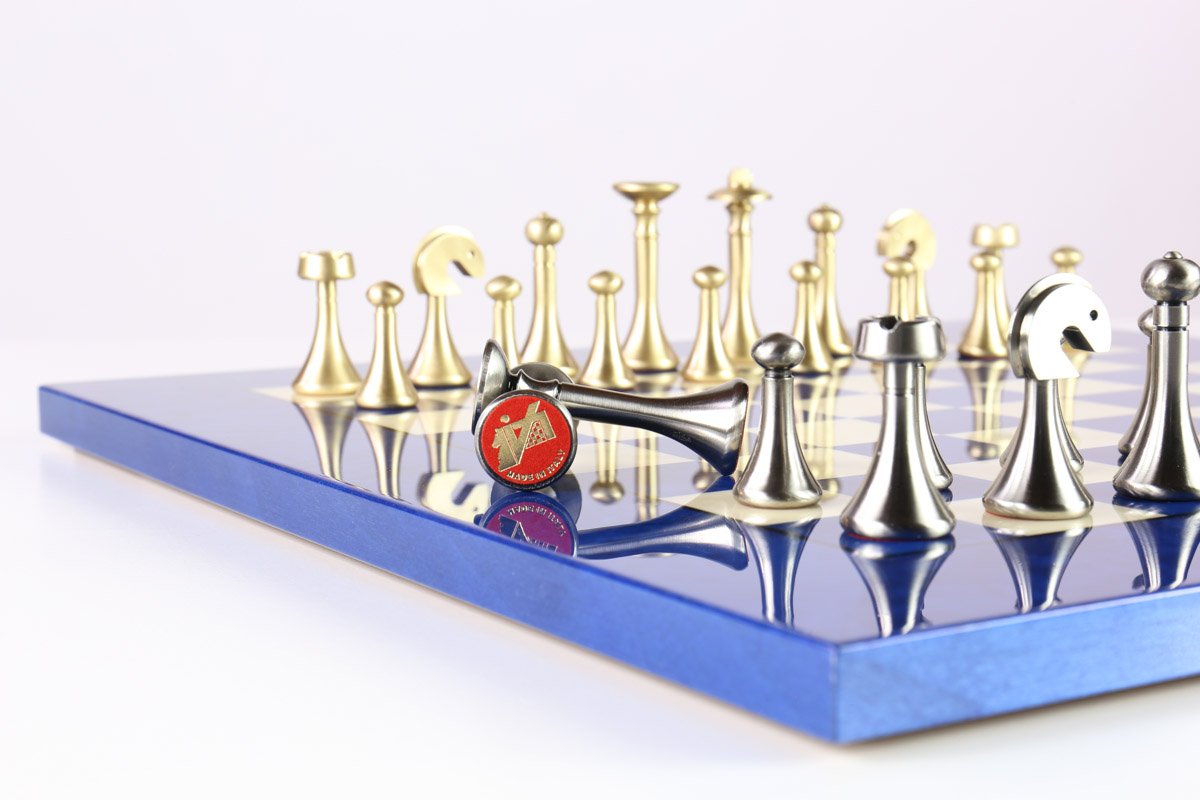 Contemporary Set with Glossy Erable Board - Chess Set - Chess-House