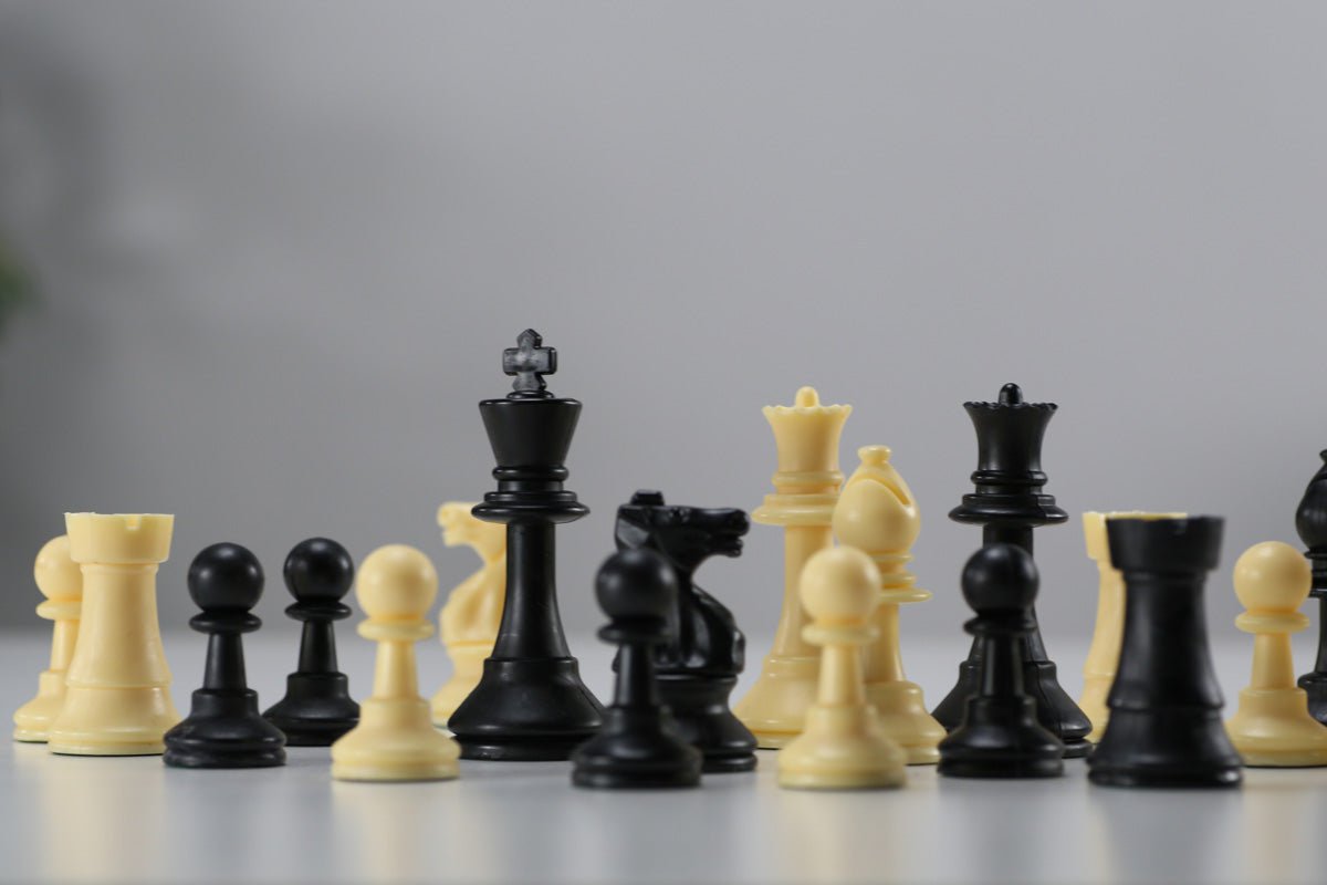 Original 3 3/4" Quality Club Special Chess Pieces (Early Model Solid Plastic) - Piece - Chess-House