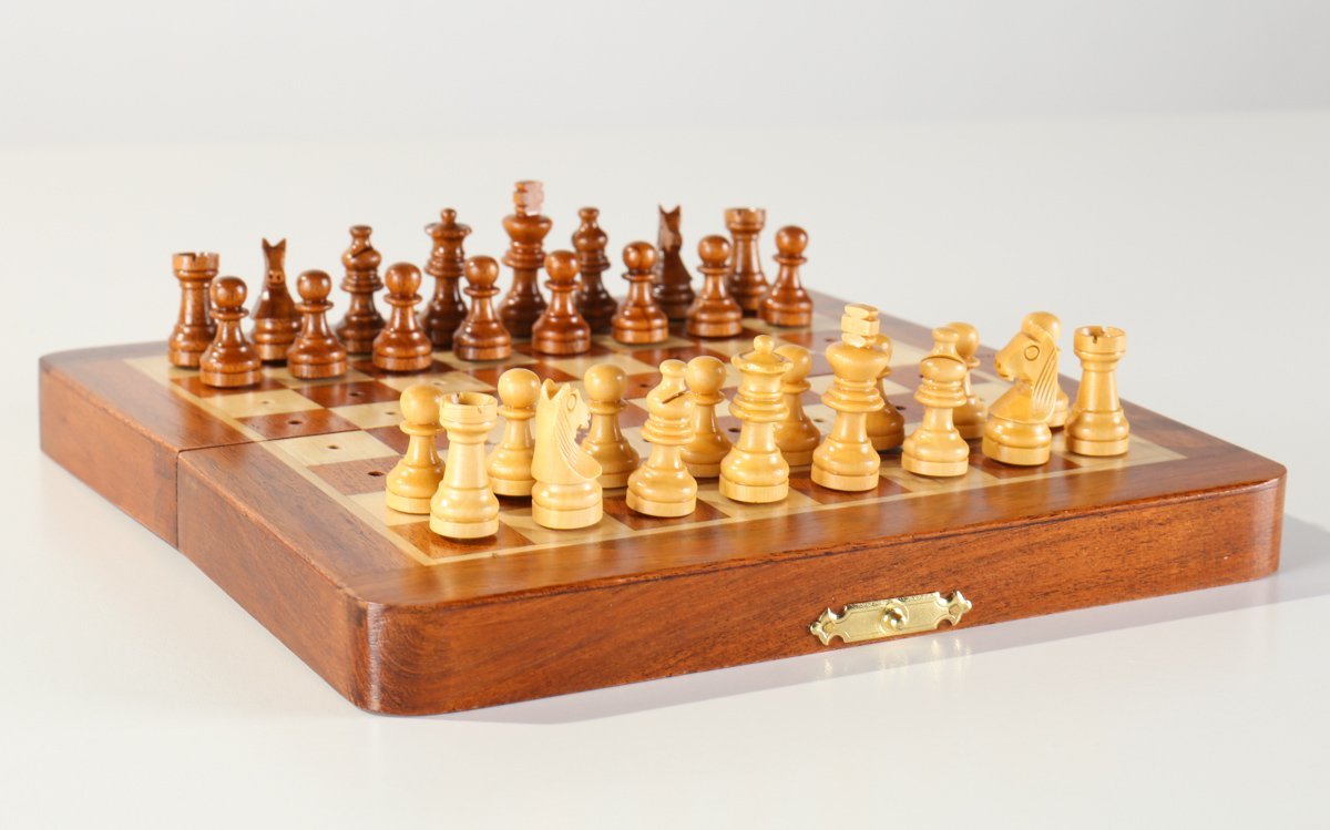 DEAL ITEM: 7.5" Folding Pegged Chess Set Questions & Answers