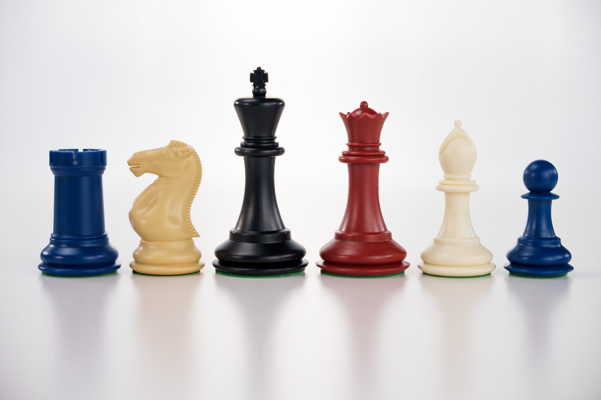 What is the height and base of each piece of the 3 3/4 inch Commander Staunton chess pieces?