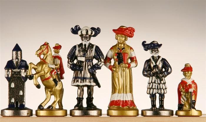 I wonder if the set comes with the extra queens. Can you please confirm? Thank you.