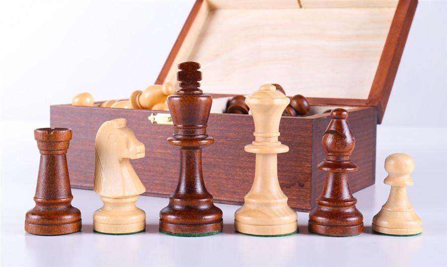 Standard Staunton 3 1/2" Chess Pieces #5 in Box Questions & Answers