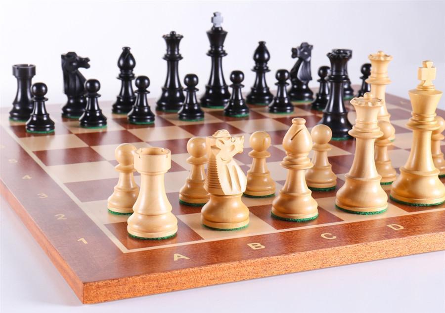 Hello! What is the weight of the pieces on the club chess set combo? Thanks!