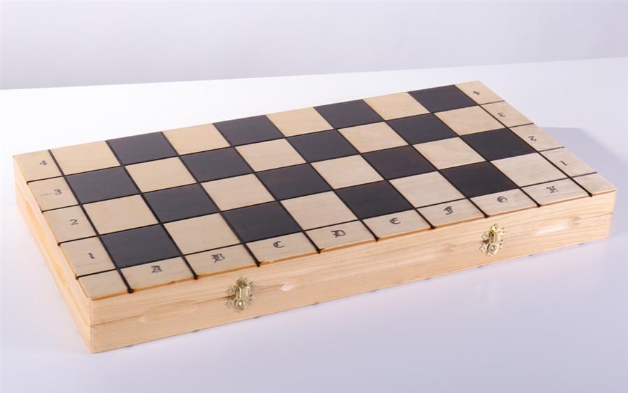 Can I easily remove the inserts to accomodate my own pieces with extra queens?