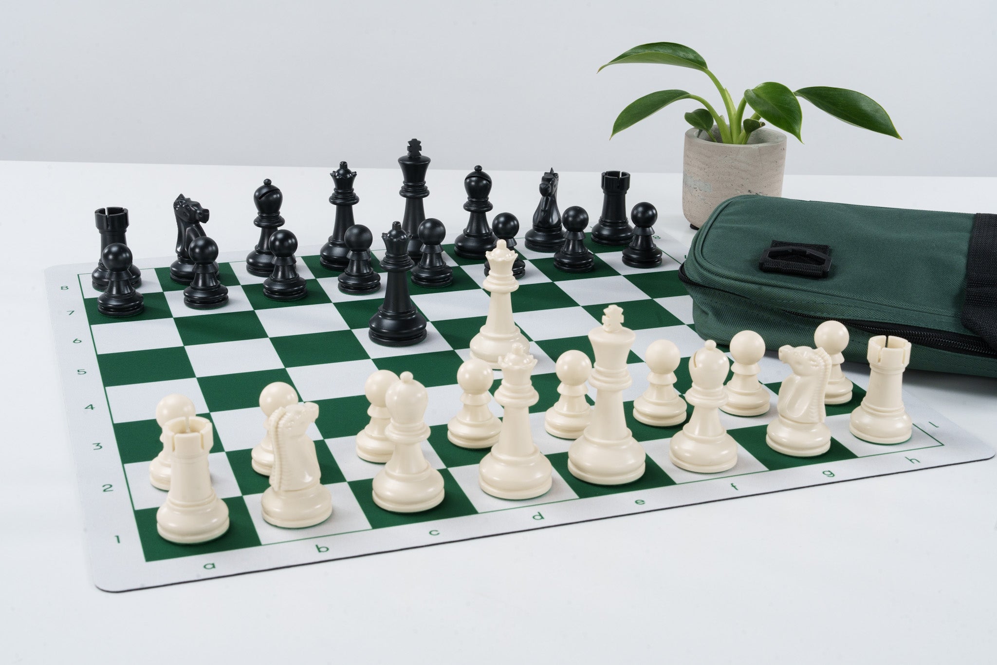 This set contains the pieces from The Ultimate Tournament Chess Set Bobby Fischer or are they other pieces?