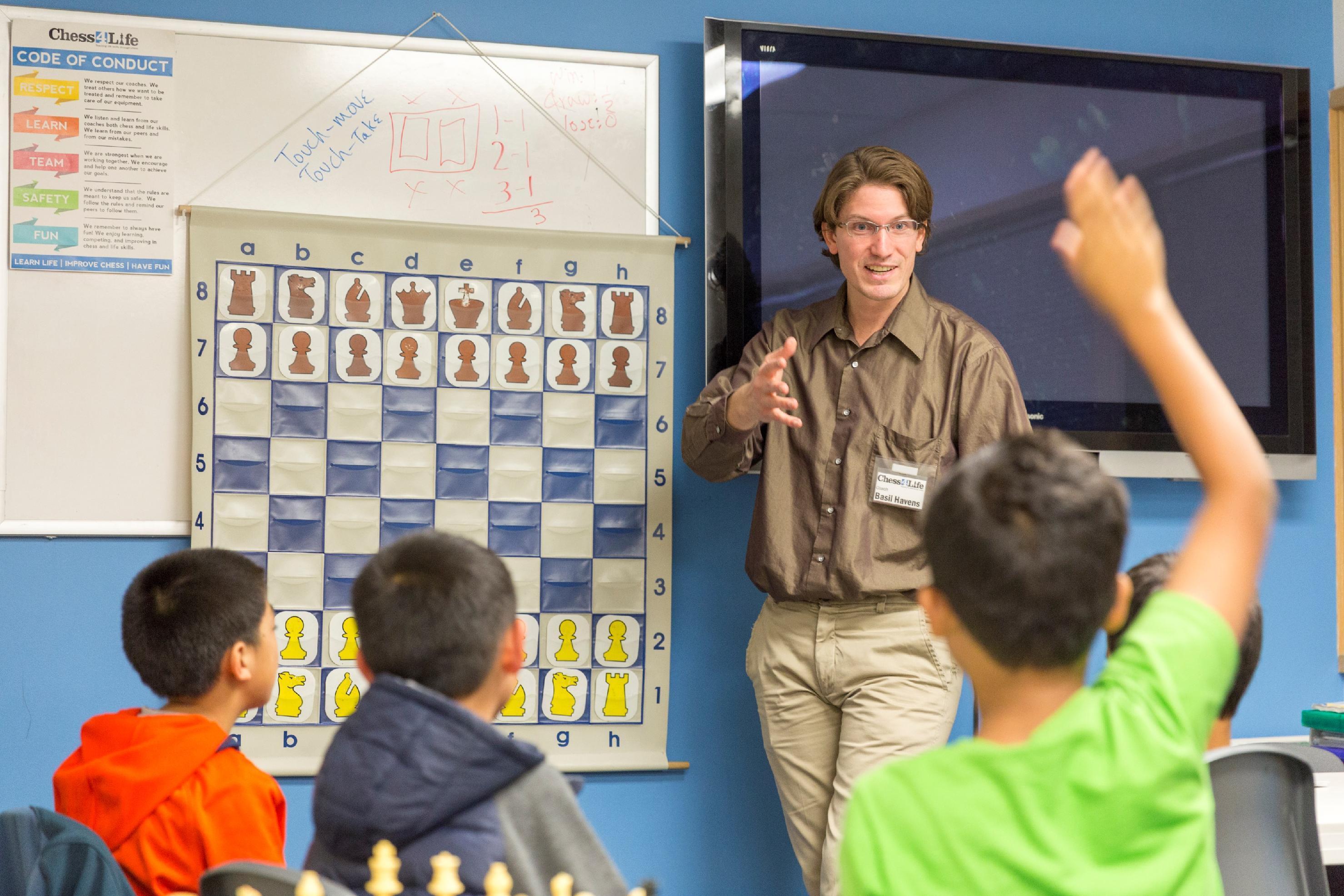 Students with varied chess skill levels in the same class
