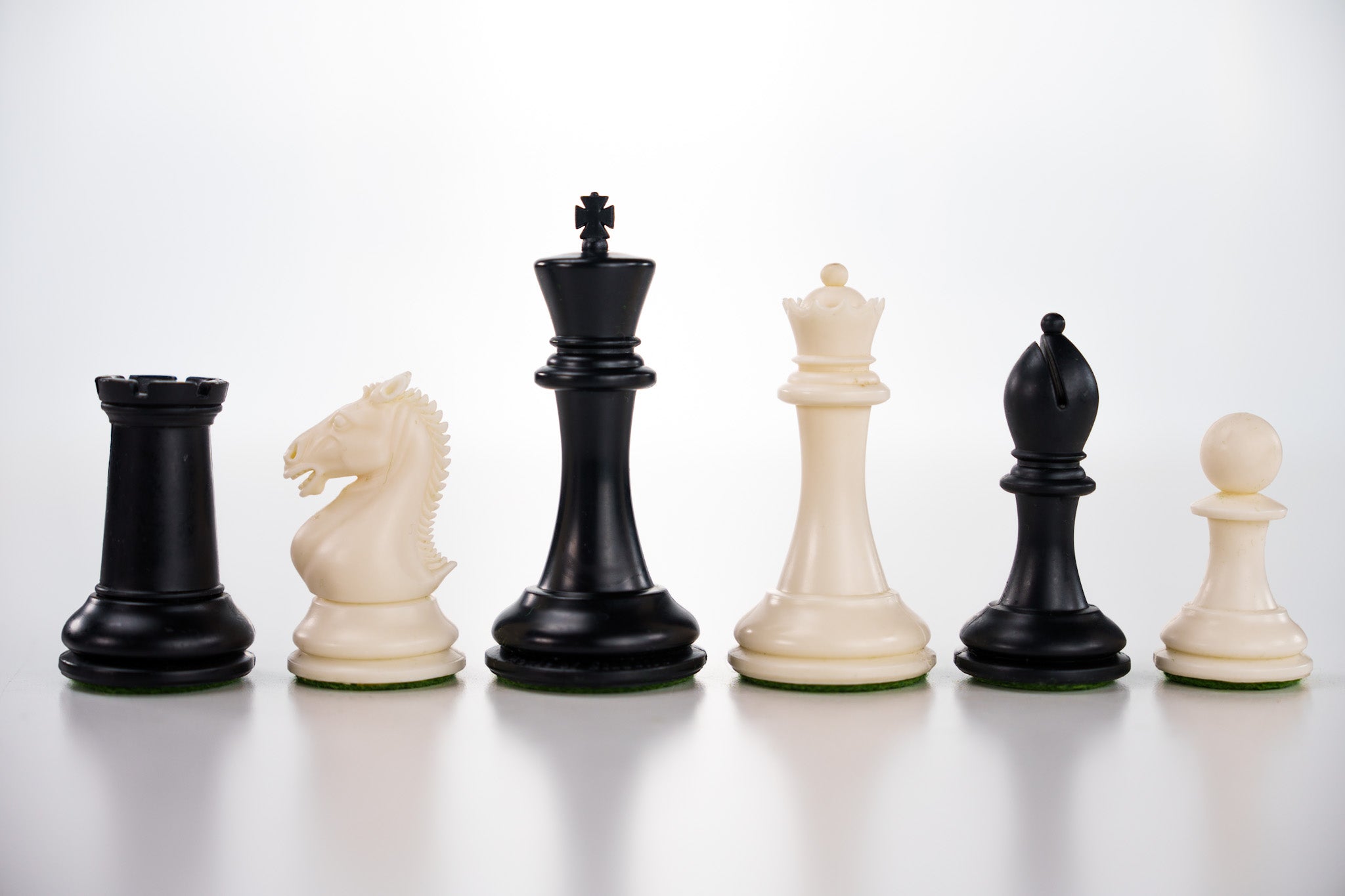 3 7/8" Hastings Black & White Chess Pieces - Piece - Chess-House