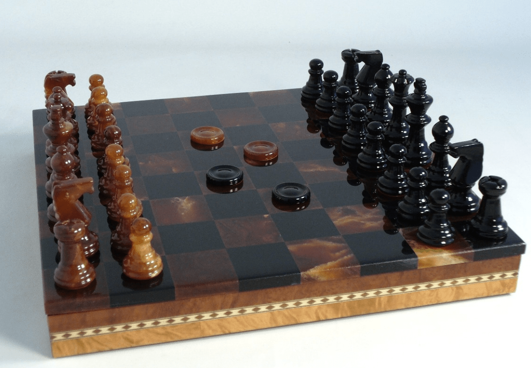 Black & Brown Alabaster Inlaid Chest Chess Set