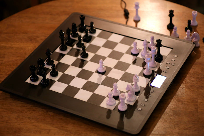 DEAL ITEM: Millennium Chess Computer - The King Competition