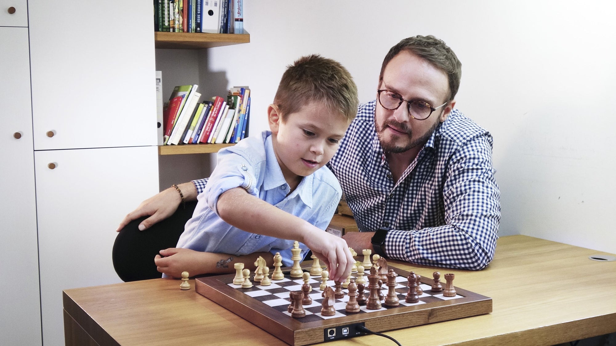 Millennium Chess Computer - The King Performance