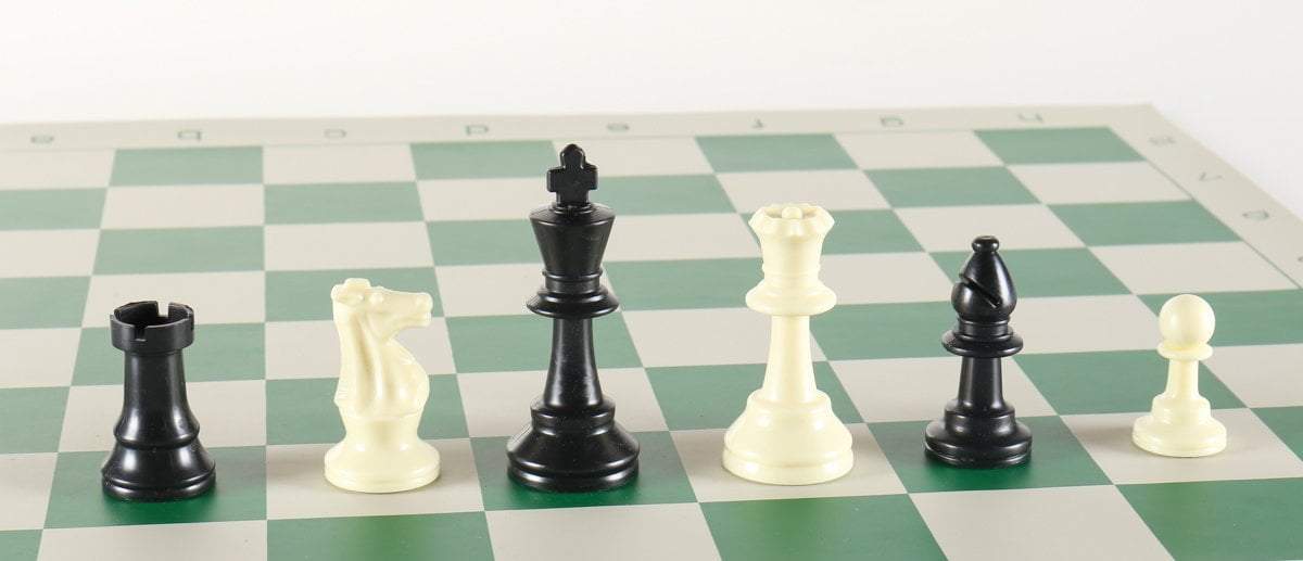 SINGLE REPLACEMENT PIECES: 3" Plastic Club Chess Pieces Piece
