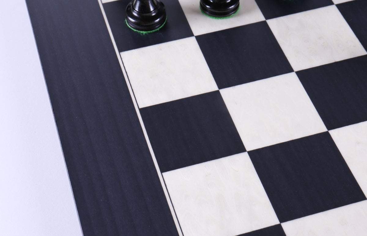 True Ebony Ultimate Chess Pieces on Erable Board - Chess Set - Chess-House
